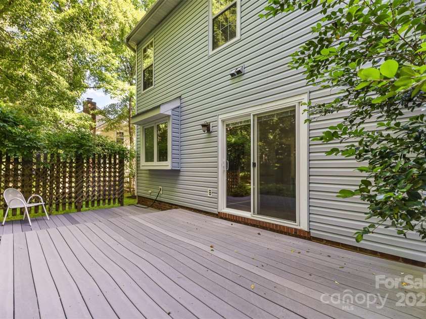 7226 Reedy Creek Road, Charlotte, NC 28215.  MLS# CAR4258154, YatesRealty ID 15697. 