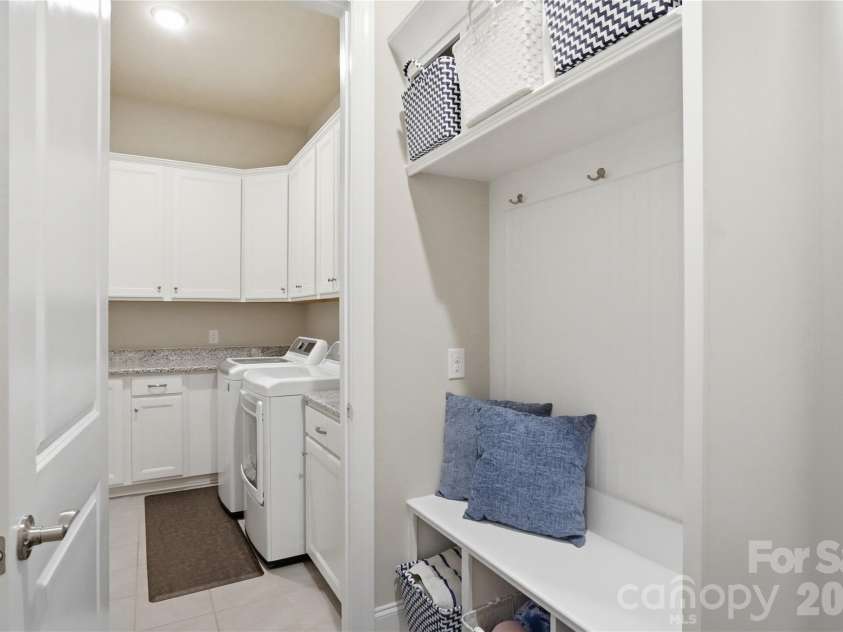 124 Shimmerlake Lane, Belmont, NC 28012.  MLS# CAR4372639, YatesRealty ID 15698. Drop Zone into Laundry Room