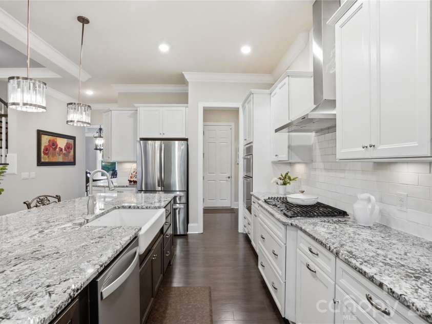 124 Shimmerlake Lane, Belmont, NC 28012.  MLS# CAR4372639, YatesRealty ID 15698. Kitchen