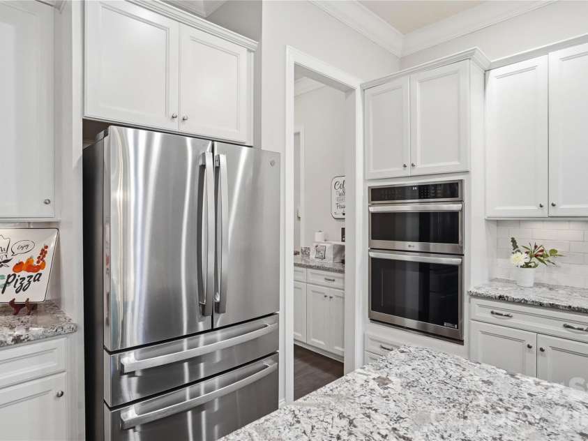 124 Shimmerlake Lane, Belmont, NC 28012.  MLS# CAR4372639, YatesRealty ID 15698. Kitchen