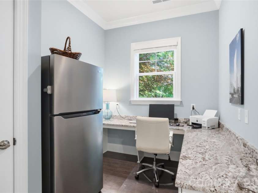124 Shimmerlake Lane, Belmont, NC 28012.  MLS# CAR4372639, YatesRealty ID 15698. Planning Space off of Kitchen