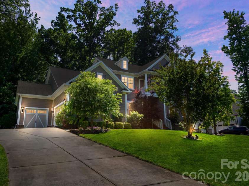 124 Shimmerlake Lane, Belmont, NC 28012.  MLS# CAR4372639, YatesRealty ID 15698. Welcome Home!