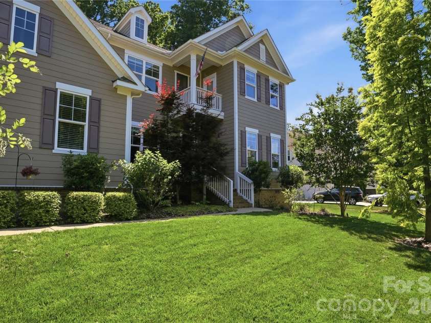 124 Shimmerlake Lane, Belmont, NC 28012.  MLS# CAR4372639, YatesRealty ID 15698. Welcome Home!