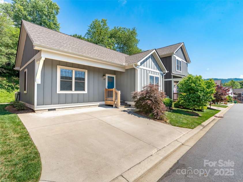 82 Wheeler Road, Weaverville, NC 28787.  MLS# CAR4262641, YatesRealty ID 15698. 