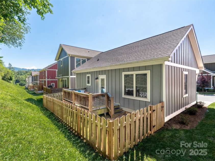 82 Wheeler Road, Weaverville, NC 28787.  MLS# CAR4262641, YatesRealty ID 15698. 