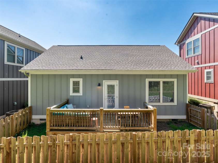 82 Wheeler Road, Weaverville, NC 28787.  MLS# CAR4262641, YatesRealty ID 15698. 