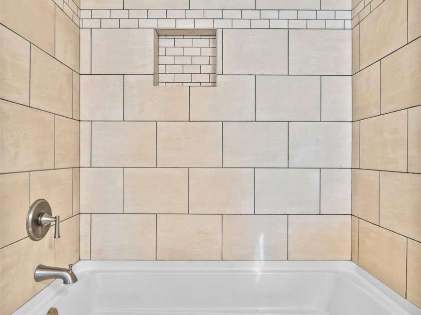 82 Wheeler Road, Weaverville, NC 28787.  MLS# CAR4262641, YatesRealty ID 15698. Full Bathroom