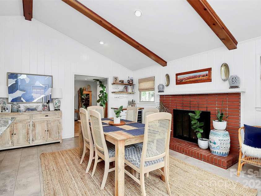 5929 Brookhaven Road, Charlotte, NC 28210.  MLS# CAR4262613, YatesRealty ID 15699. 