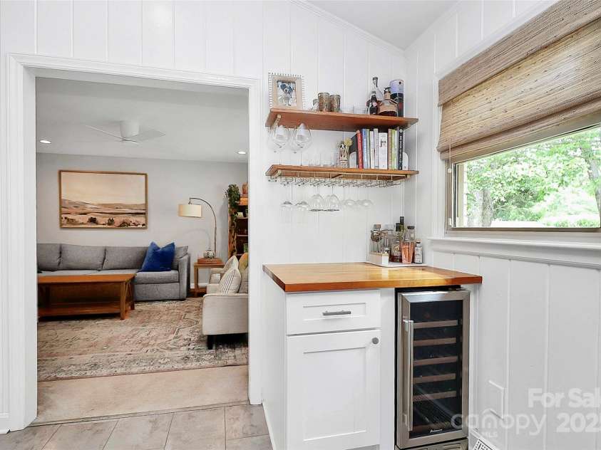 5929 Brookhaven Road, Charlotte, NC 28210.  MLS# CAR4262613, YatesRealty ID 15699. 