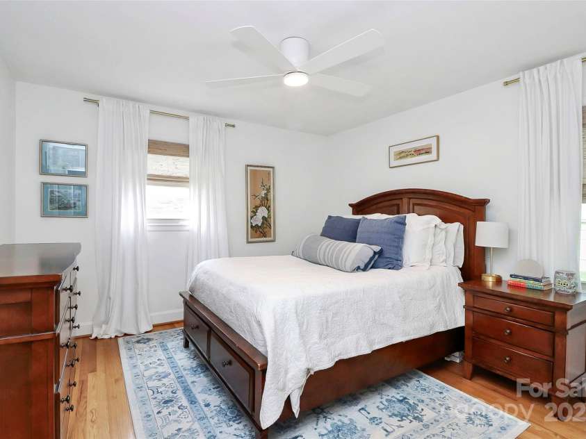 5929 Brookhaven Road, Charlotte, NC 28210.  MLS# CAR4262613, YatesRealty ID 15699. 