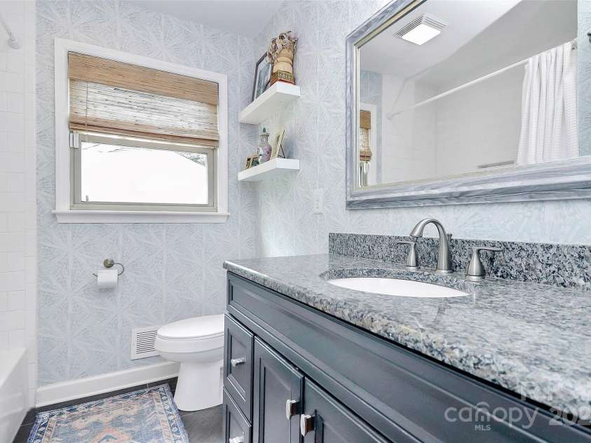 5929 Brookhaven Road, Charlotte, NC 28210.  MLS# CAR4262613, YatesRealty ID 15699. 