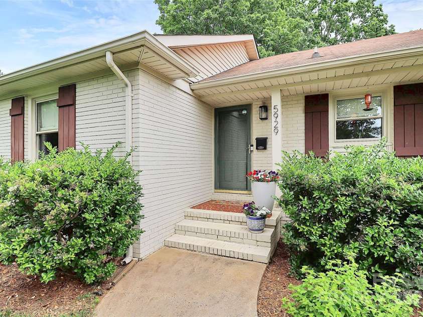 5929 Brookhaven Road, Charlotte, NC 28210.  MLS# CAR4262613, YatesRealty ID 15699. 