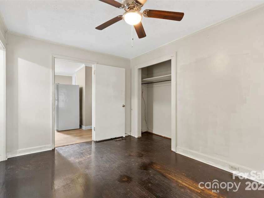 323 20th Street, Kannapolis, NC 28083.  MLS# CAR4287676, YatesRealty ID 157. 