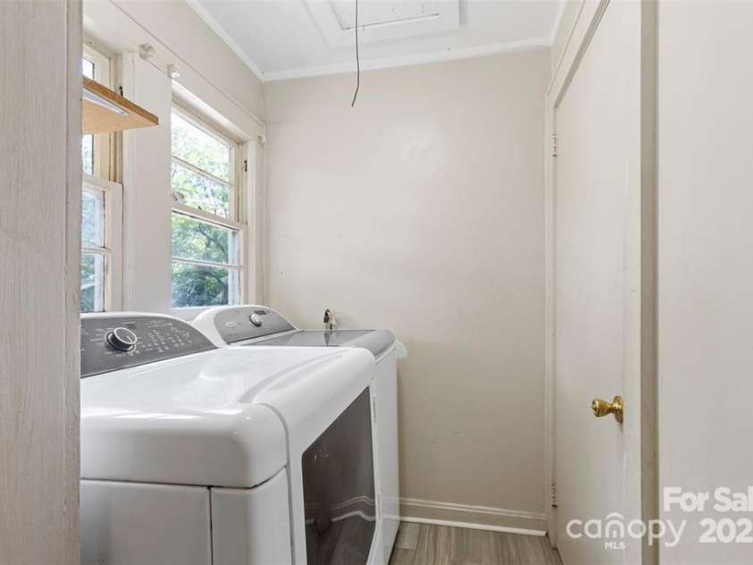 323 20th Street, Kannapolis, NC 28083.  MLS# CAR4287676, YatesRealty ID 157. 