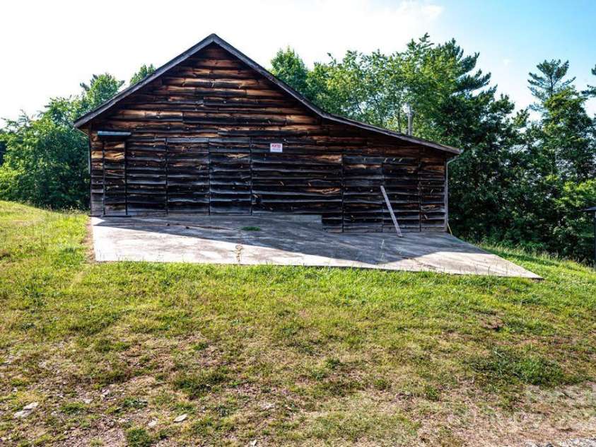 3398 Shamrock Heights, Hudson, NC 28638.  MLS# CAR4332297, YatesRealty ID 1570. 