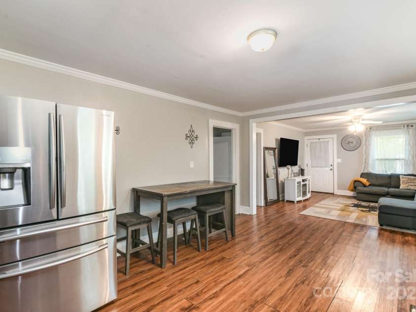 557 Hunter Avenue, Kannapolis, NC 28083.  MLS# CAR4244838, YatesRealty ID 15701. 