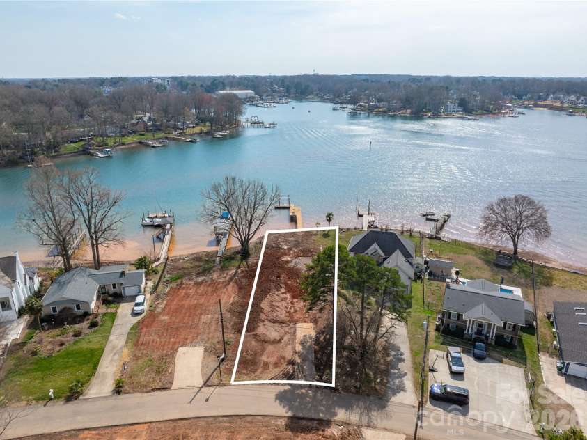 21506 Rio Oro Drive, Cornelius, NC 28031.  MLS# CAR4347482, YatesRealty ID 15702. 