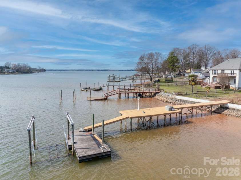 21506 Rio Oro Drive, Cornelius, NC 28031.  MLS# CAR4347482, YatesRealty ID 15702. 