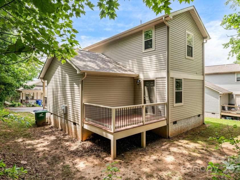 10 Coral Berry Drive, Candler, NC 28715.  MLS# CAR4256024, YatesRealty ID 15704. 