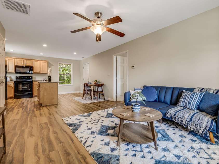 10 Coral Berry Drive, Candler, NC 28715.  MLS# CAR4256024, YatesRealty ID 15704. 