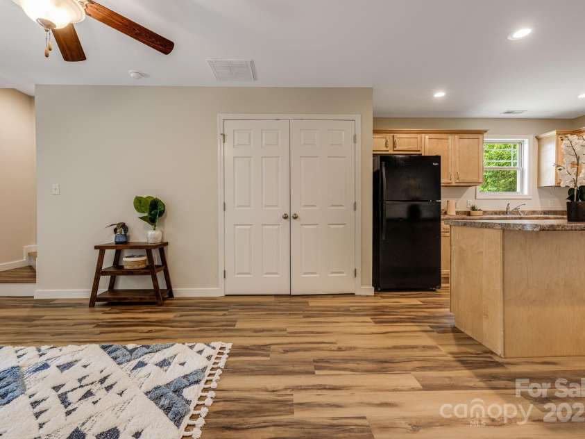 10 Coral Berry Drive, Candler, NC 28715.  MLS# CAR4256024, YatesRealty ID 15704. 