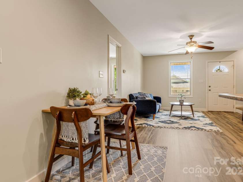 10 Coral Berry Drive, Candler, NC 28715.  MLS# CAR4256024, YatesRealty ID 15704. 