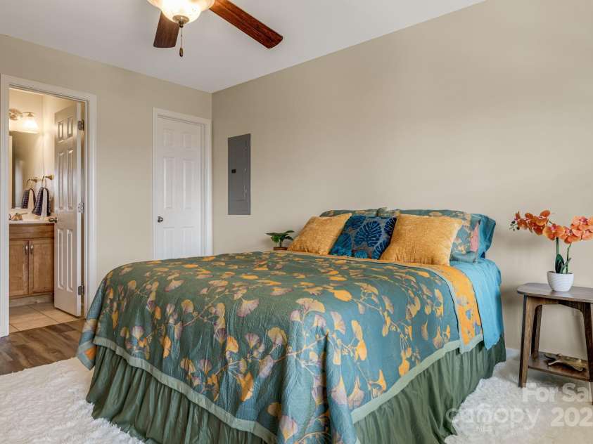 10 Coral Berry Drive, Candler, NC 28715.  MLS# CAR4256024, YatesRealty ID 15704. 