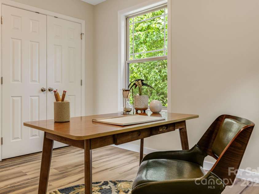 10 Coral Berry Drive, Candler, NC 28715.  MLS# CAR4256024, YatesRealty ID 15704. 