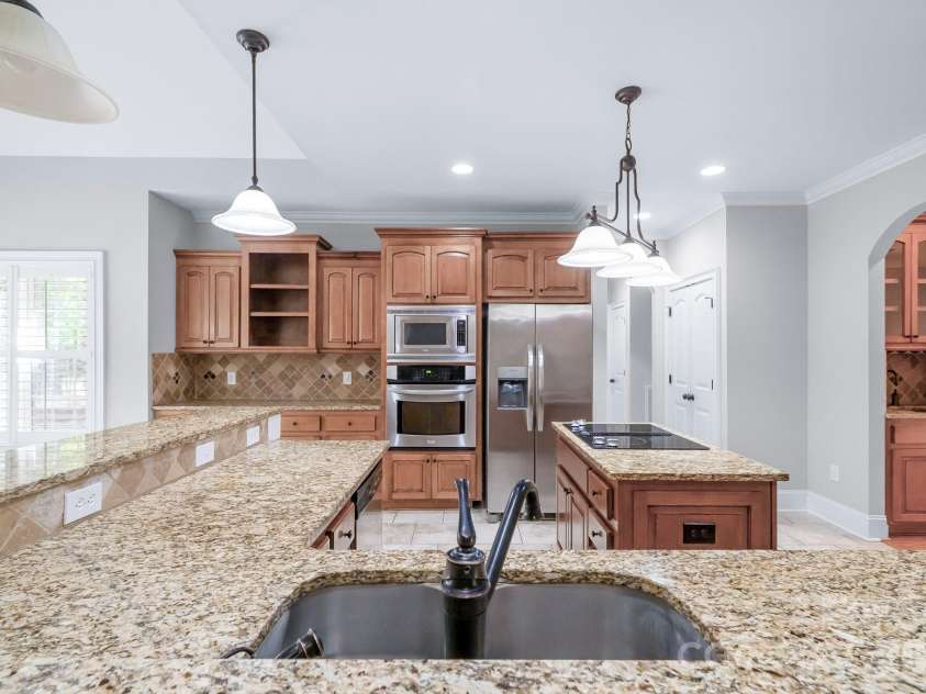 137 Northington Woods Drive, Mooresville, NC 28117.  MLS# CAR4367373, YatesRealty ID 15705. 