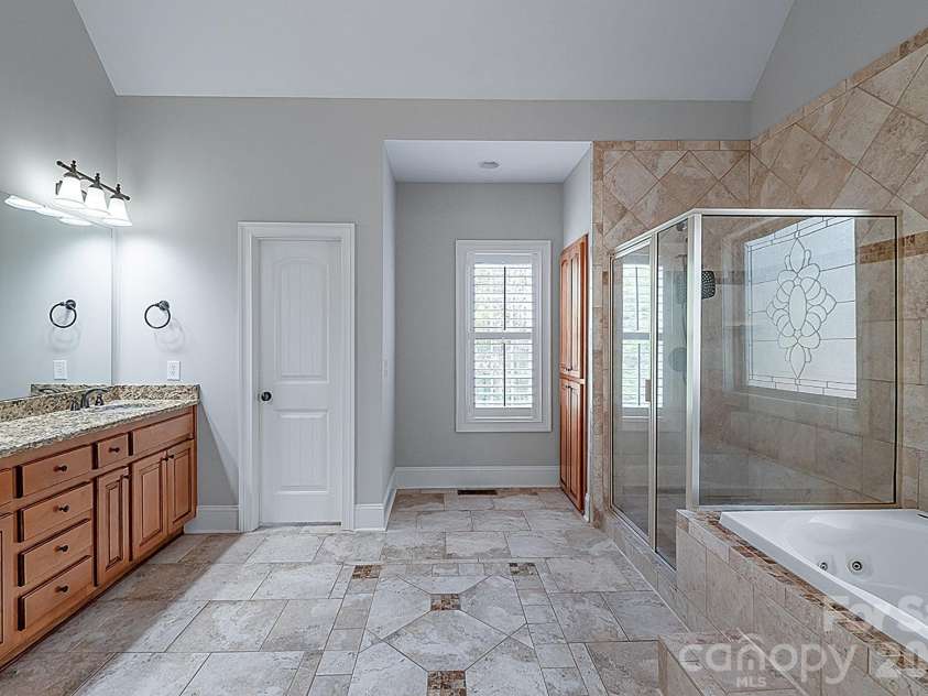 137 Northington Woods Drive, Mooresville, NC 28117.  MLS# CAR4367373, YatesRealty ID 15705. 