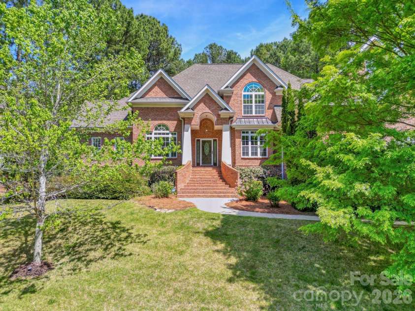 137 Northington Woods Drive, Mooresville, NC 28117.  MLS# CAR4367373, YatesRealty ID 15705. Gorgeous Custom Built All Brick Home