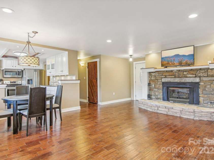 231 Highlands Loop, Maggie Valley, NC 28751.  MLS# CAR4263450, YatesRealty ID 15705. 