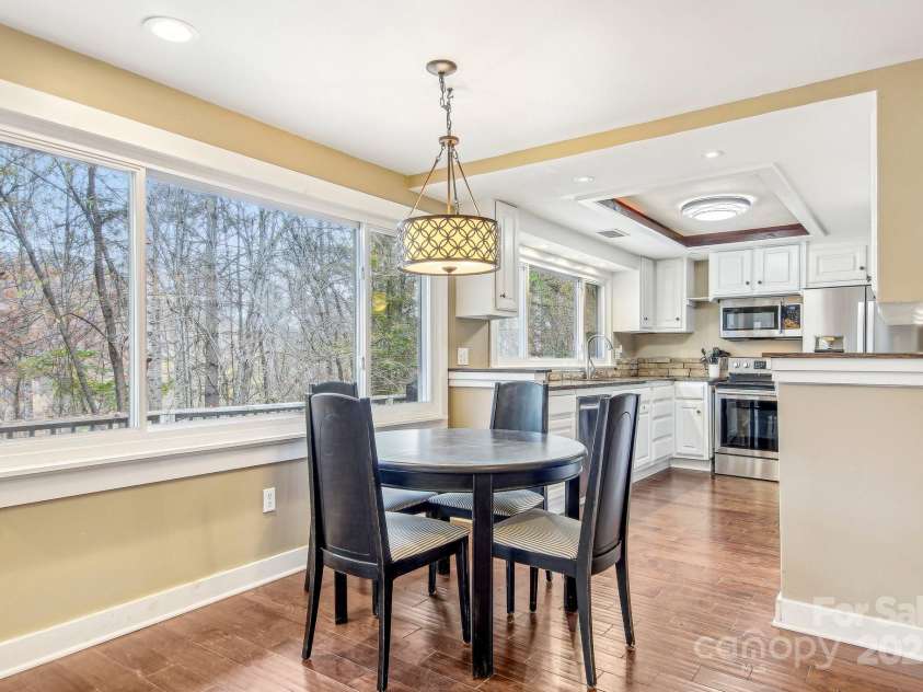 231 Highlands Loop, Maggie Valley, NC 28751.  MLS# CAR4263450, YatesRealty ID 15705. 