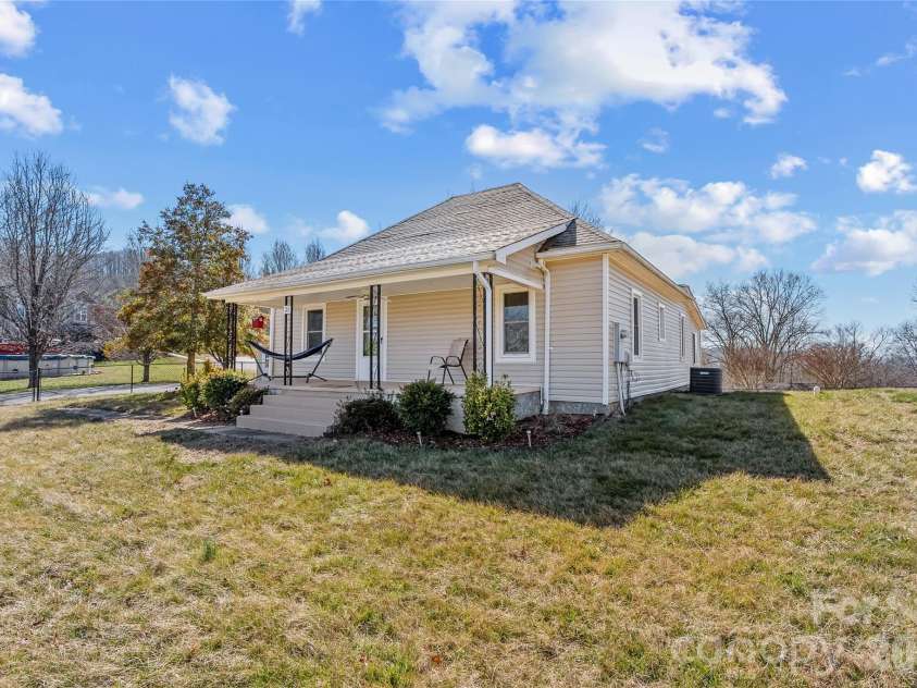 21 Ben Owenby Road, Fairview, NC 28730.  MLS# CAR4330402, YatesRealty ID 15706. 