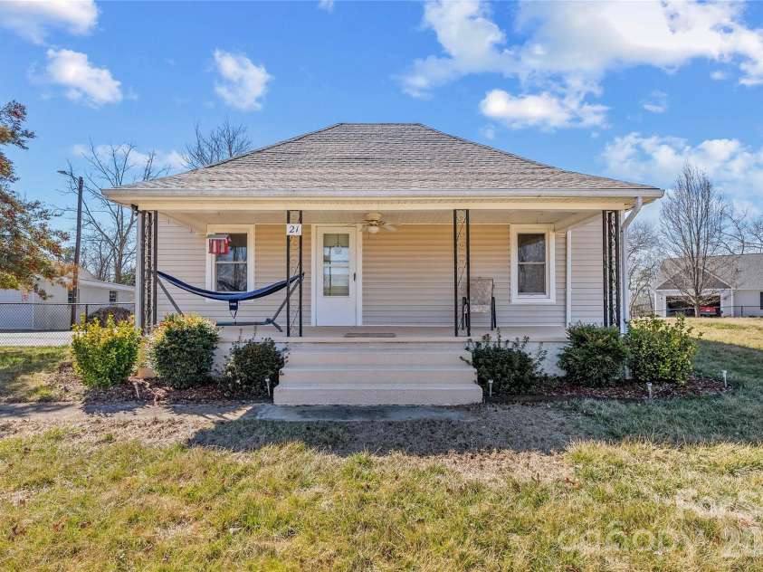 21 Ben Owenby Road, Fairview, NC 28730.  MLS# CAR4330402, YatesRealty ID 15706. 