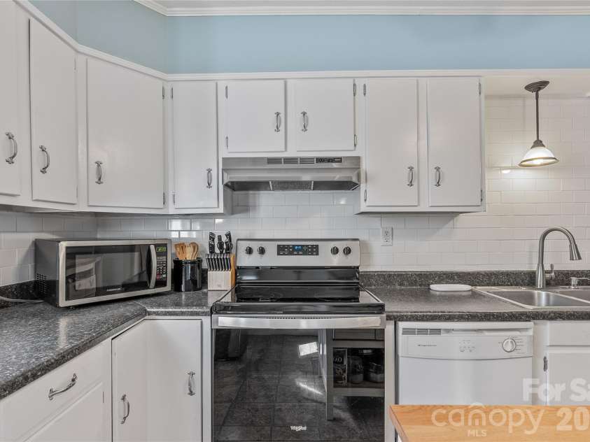 21 Ben Owenby Road, Fairview, NC 28730.  MLS# CAR4330402, YatesRealty ID 15706. 
