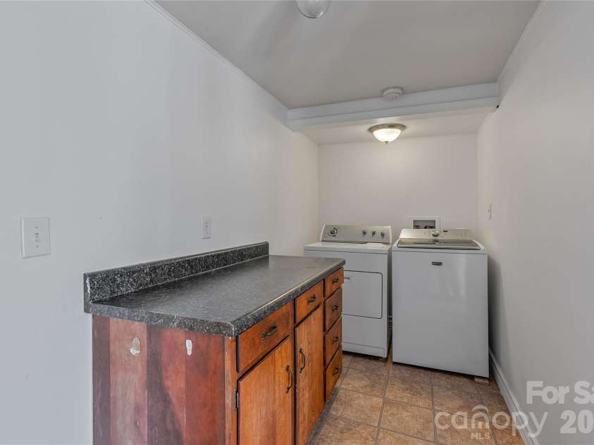 21 Ben Owenby Road, Fairview, NC 28730.  MLS# CAR4330402, YatesRealty ID 15706. 