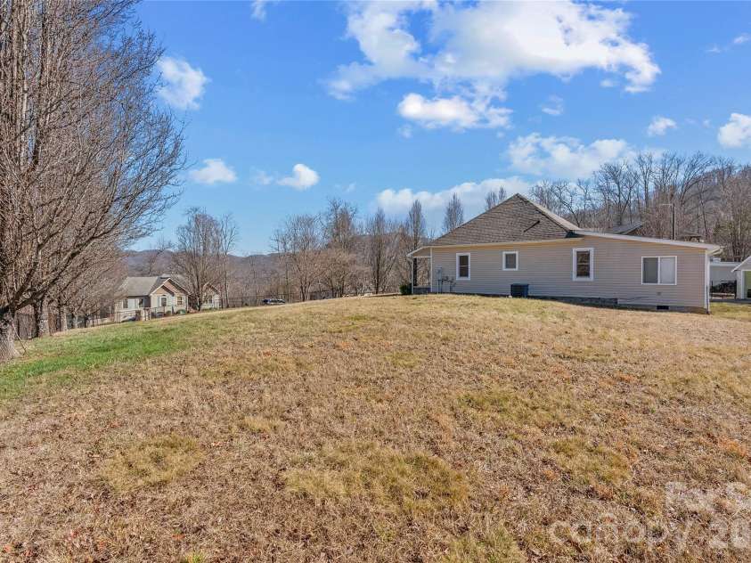 21 Ben Owenby Road, Fairview, NC 28730.  MLS# CAR4330402, YatesRealty ID 15706. 