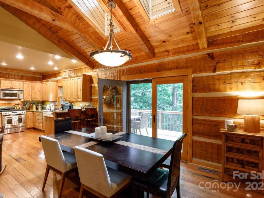 115 Grinnin Sun Road, Burnsville, NC 28714.  MLS# CAR4264371, YatesRealty ID 15707. 