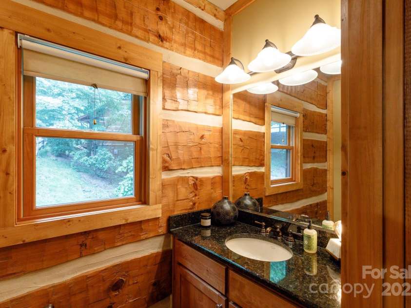 115 Grinnin Sun Road, Burnsville, NC 28714.  MLS# CAR4264371, YatesRealty ID 15707. 