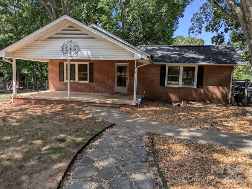 370 Ford Road, Salisbury, NC 28147.  MLS# CAR4285993, YatesRealty ID 15708. 