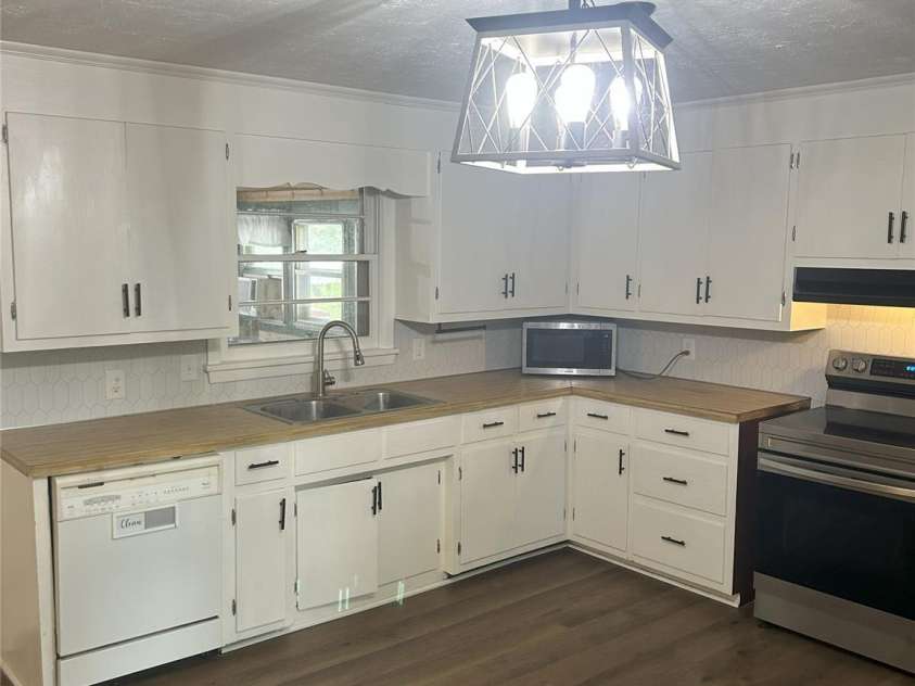 370 Ford Road, Salisbury, NC 28147.  MLS# CAR4285993, YatesRealty ID 15708. 