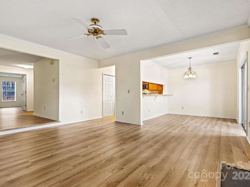 20105 Henderson Road, Cornelius, NC 28031.  MLS# CAR4207746, YatesRealty ID 1571. 