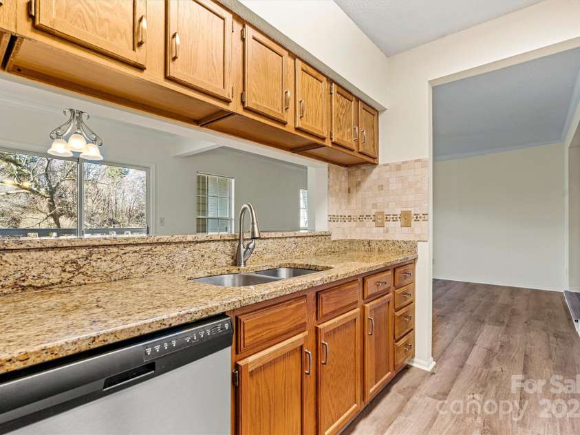 20105 Henderson Road, Cornelius, NC 28031.  MLS# CAR4207746, YatesRealty ID 1571. 