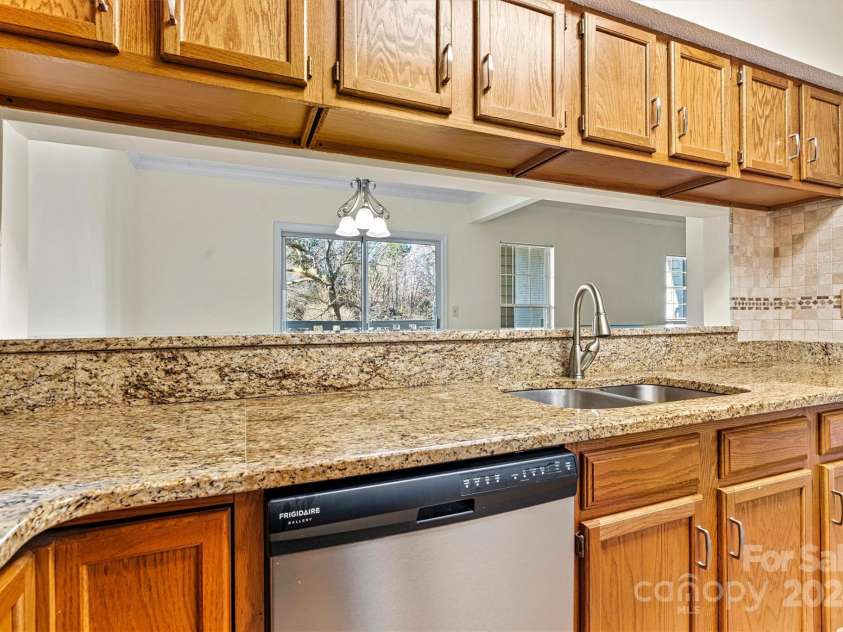 20105 Henderson Road, Cornelius, NC 28031.  MLS# CAR4207746, YatesRealty ID 1571. 