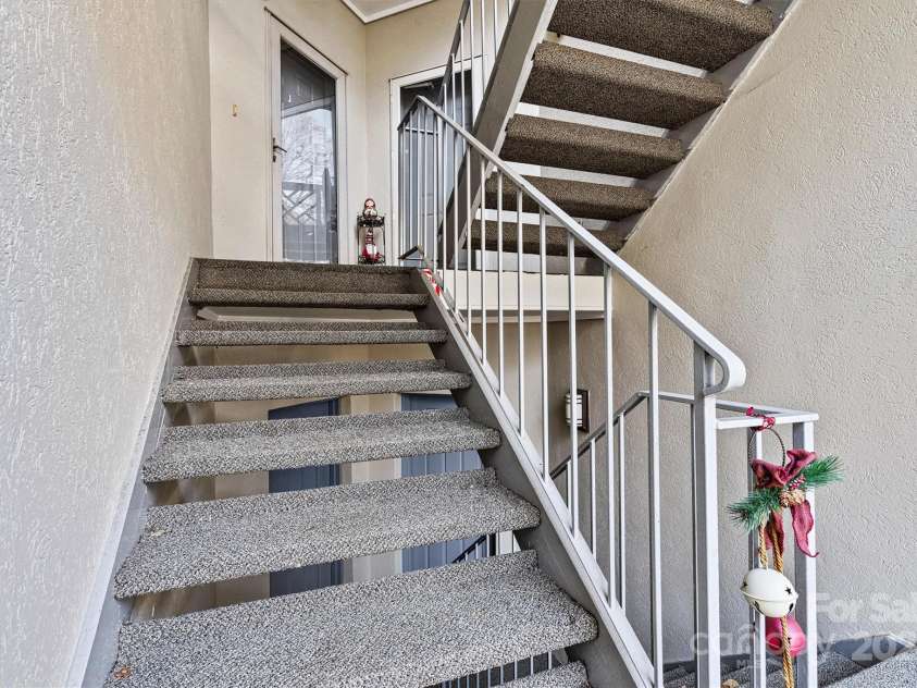 20105 Henderson Road, Cornelius, NC 28031.  MLS# CAR4207746, YatesRealty ID 1571. 