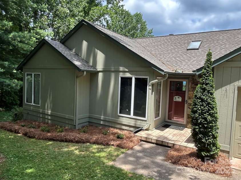 545 Summit Road, Tryon, NC 28782.  MLS# CAR4293286, YatesRealty ID 1571. 