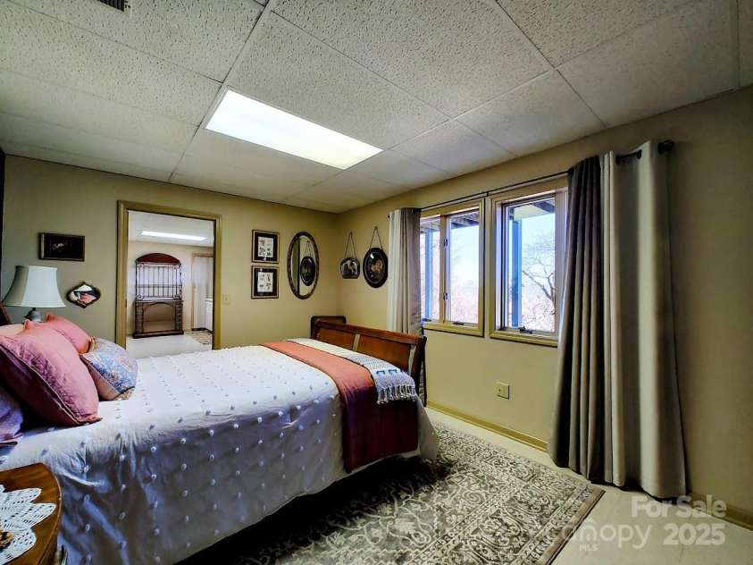 545 Summit Road, Tryon, NC 28782.  MLS# CAR4293286, YatesRealty ID 1571. Bedroom