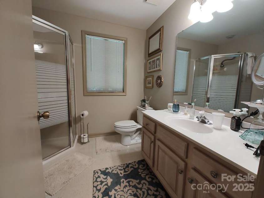 545 Summit Road, Tryon, NC 28782.  MLS# CAR4293286, YatesRealty ID 1571. Downstairs Bath