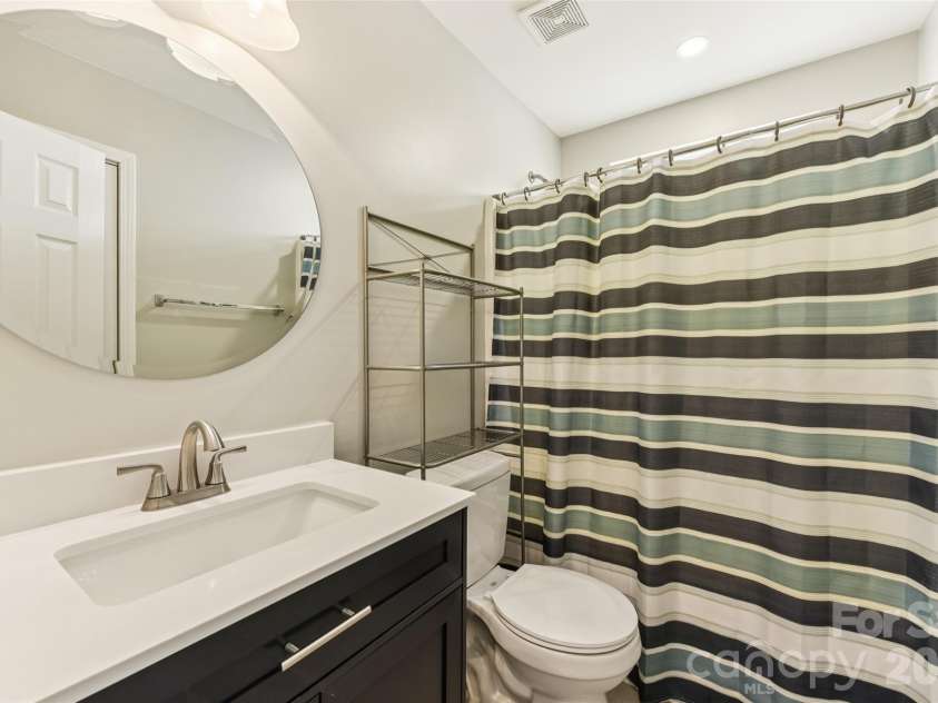 3351 Streamside Drive, Davidson, NC 28036.  MLS# CAR4337452, YatesRealty ID 15710. 